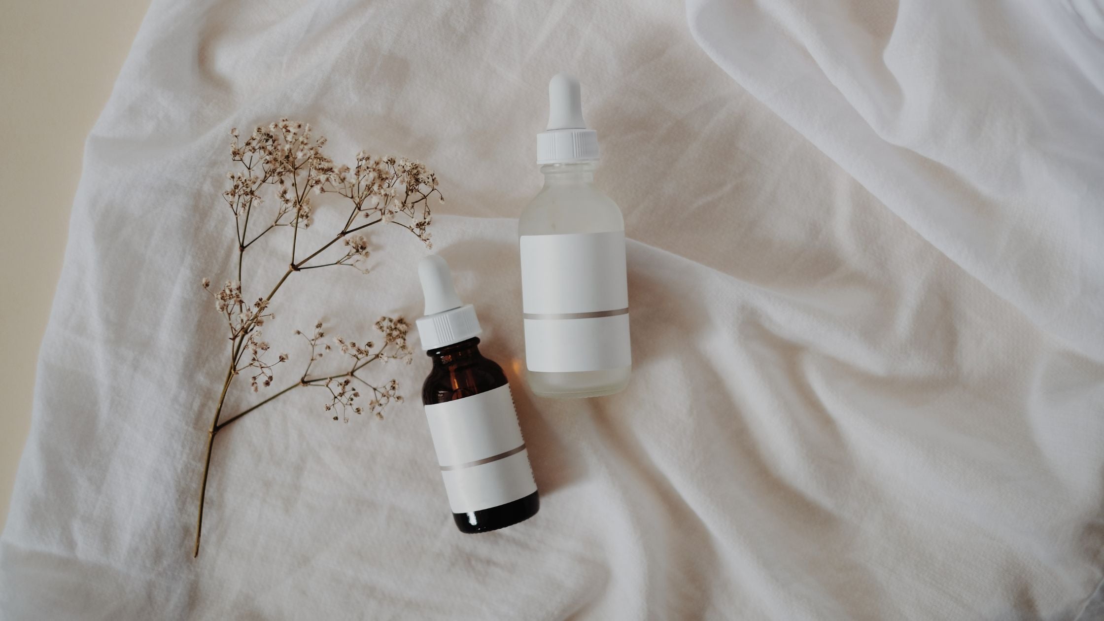 Serum vs. Toner in der koreanischen Hautpflege – Unterschiede, Anwendung und Vorteile