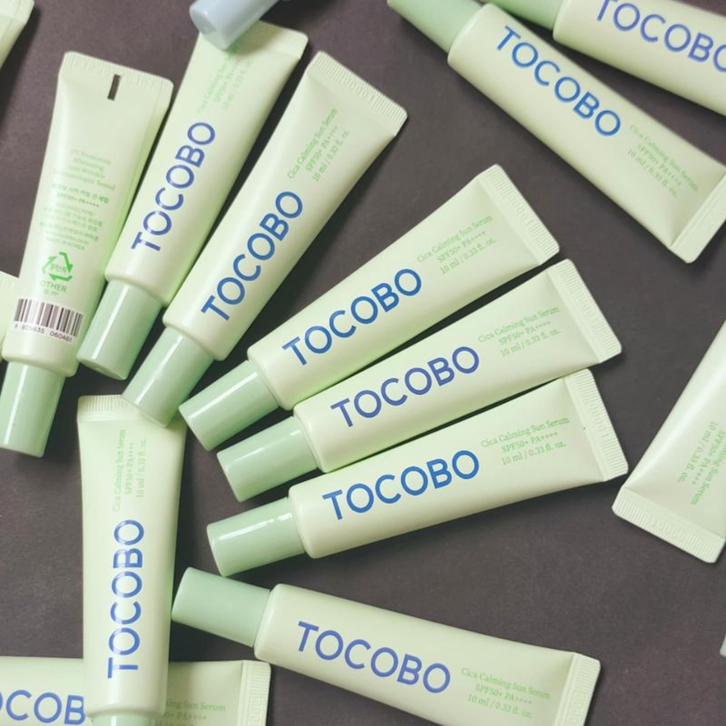 Korean Kosmetik TOCOBO Cica Calming Sun Serum SPF50+ PA++++ 10 ml mit EAN 8809835060461 K-Beauty